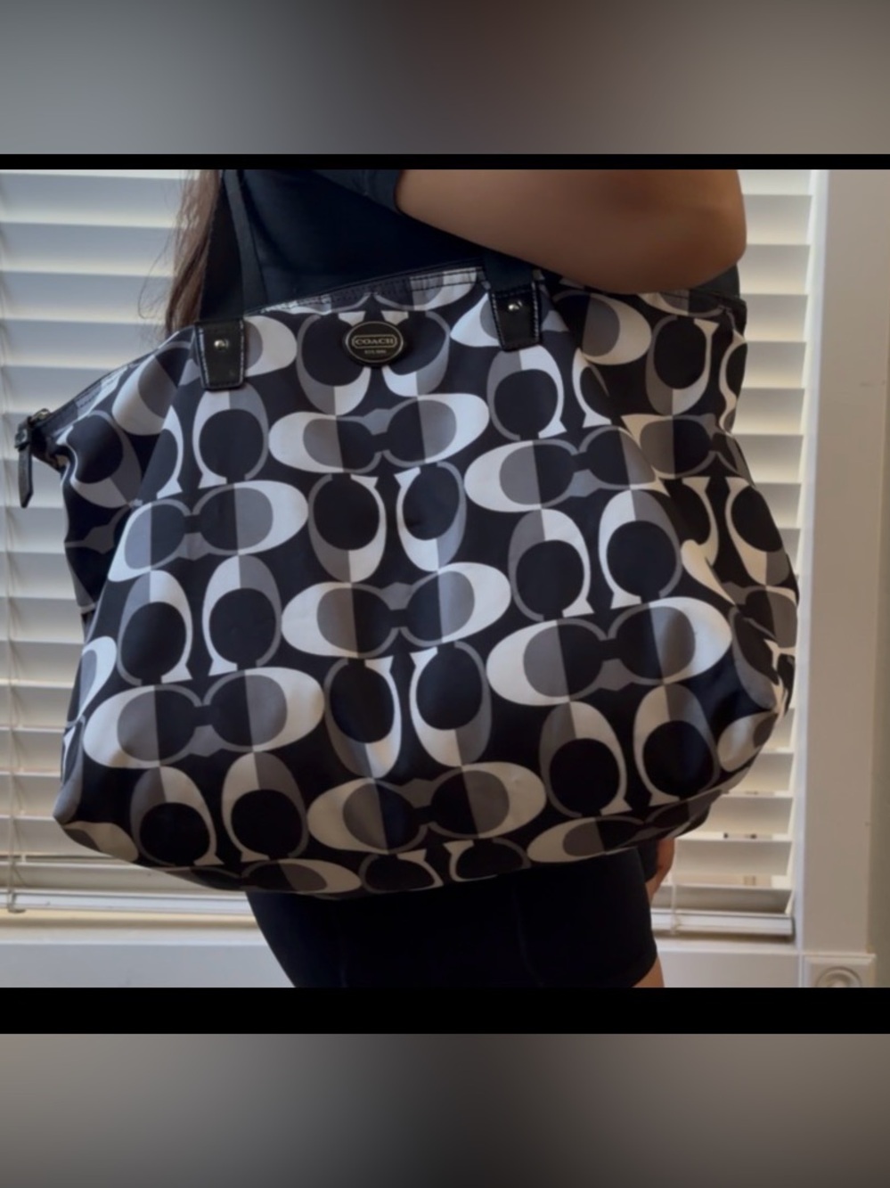 Coach Poppy Glam Signature Tote- no hang tag - Picture 3 of 11